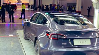 L'une des premières usines Teslas fabriquées en Chine quitte l'usine
