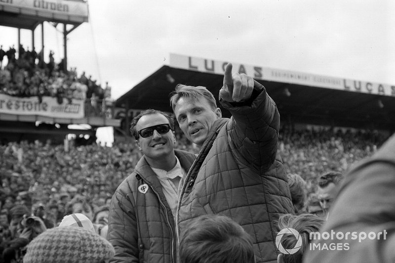 UN J. Foyt, Dan Gurney