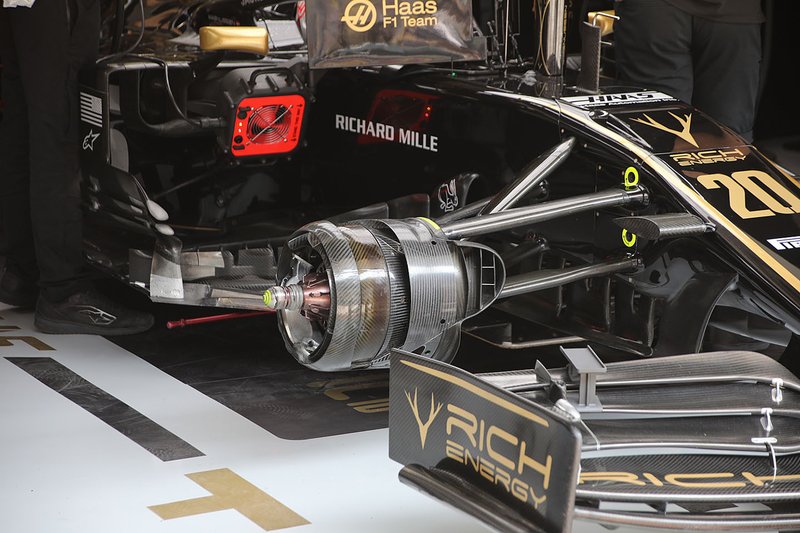 Détails du frein avant Haas F1 Team VF-19
