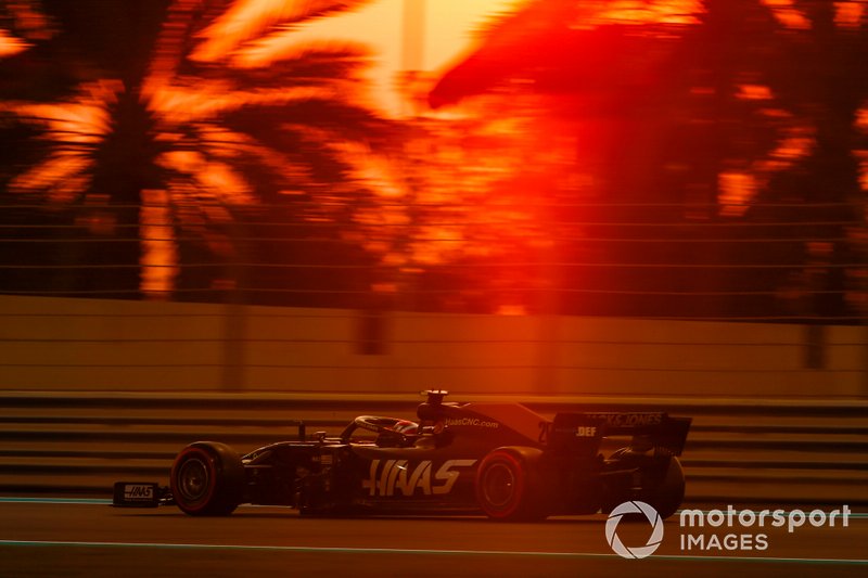 14: Kevin Magnussen, Haas F1 Team VF-19, 137.254