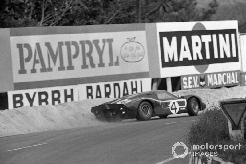 Lloyd Ruby, Denny Hulme et Holman Moody Racing