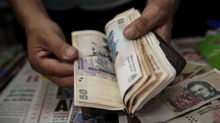 Le peso a perdu 36% de sa valeur par rapport au dollar le mois dernier, la confiance du marché ayant été ébranlée par les résultats des élections