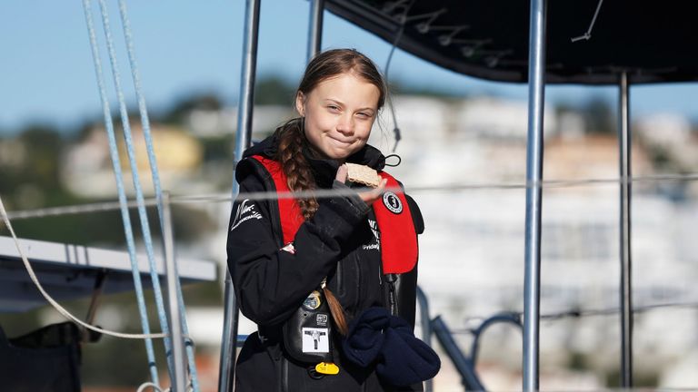 La militante du changement climatique Greta Thunberg arrive à Lisbonne.