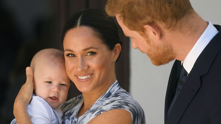 Harry et Meghan avec leur bébé Archie en Afrique du Sud plus tôt cette année 