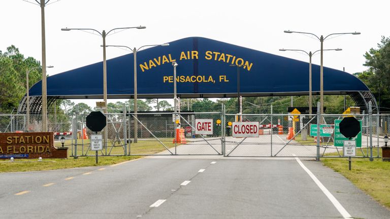 Trois personnes ont été tuées à la base aéronavale de Pensacola lors d'une fusillade de masse