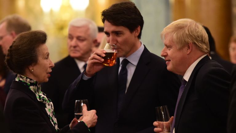 La princesse Anne, Justin Trudeau et Boris Johnson au palais de Buckingham

3 décembre 2019