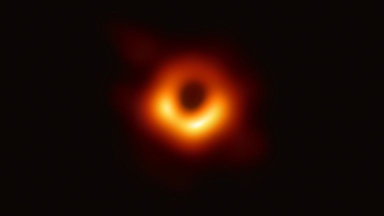 Première image publiée par la collaboration de scientifiques après un projet de deux ans de collecte de données 
