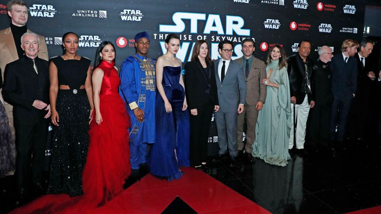 Le casting du nouveau film Star Wars à assister à la première européenne de Star Wars: The Rise of Skywalker