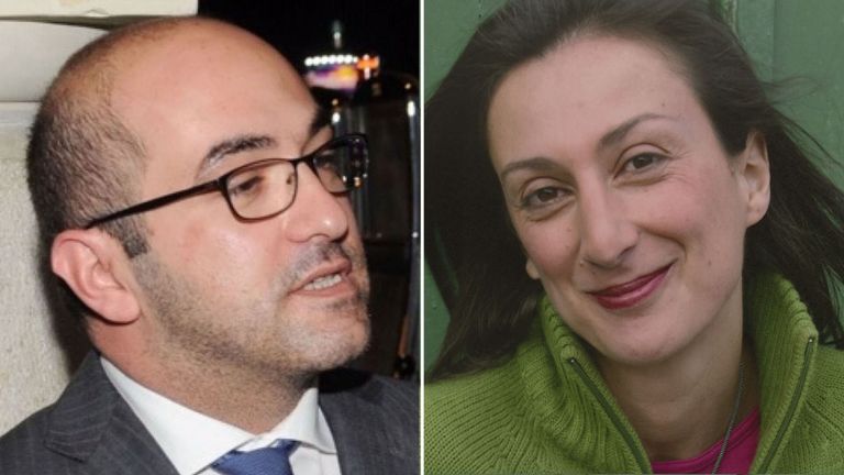 M. Fenech, à gauche, aurait été arrêté pour le meurtre de Daphne Caruana Galizia, à droite