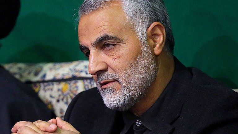 Le général de division Qassem Soleimani (R) avec l'ayatollah Ali Khamenei (L) en 2015