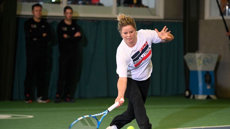 La joueuse de tennis belge Kim Clijsters photographiée en action à un moment médiatique ouvert sur le retour de l'ancien numéro un mondial belge, Kim Clijsters, dans son centre de tennis appelé le Kiml Clijsters Sports & Health Club, à Bree, mercredi 15 janvier 2020. BELGA PHOTO YORICK JANSENS (Photo de YORICK JANSENS / BELGA MAG / AFP via Getty Images)