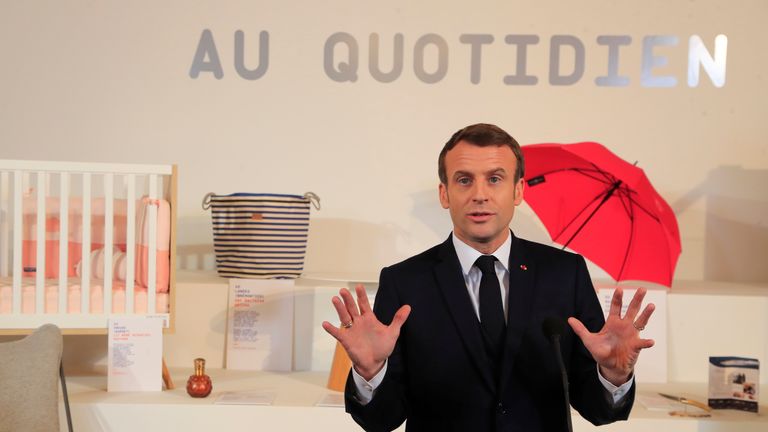 Le président français Emmanuel Macron prononce un discours lors de la journée d'ouverture de l'événement 