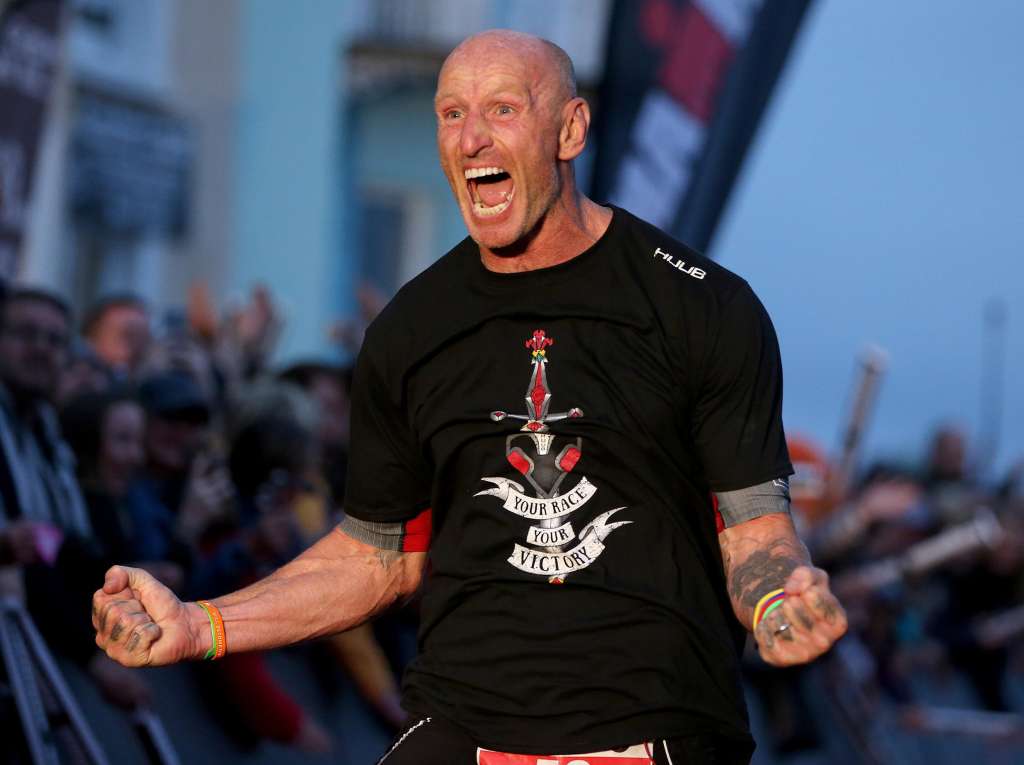 Gareth Thomas exhorte le gouvernement à modifier la législation sur les abus homophobes dans le sport