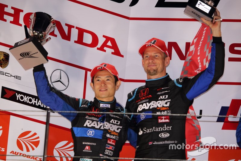 Podium: deuxième place # 1 Kunimitsu Honda NSX GT: Jenson Button, Naoki Yamamoto