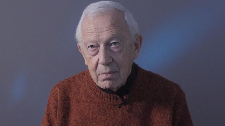 Albert Reiss, 80 ans, était l'un des enfants caches - ou `` les enfants cachés ''