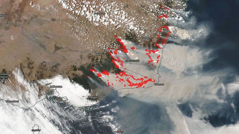Les données satellitaires de la NASA donnent un aperçu de la fumée et des aérosols générés par les incendies massifs en Australie. Photo: NASA