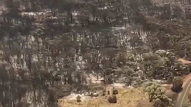 Des images aériennes ont montré l'étendue des destructions causées par un feu de brousse incontrôlable qui a balayé l'île Kangourou en Australie du Sud.
