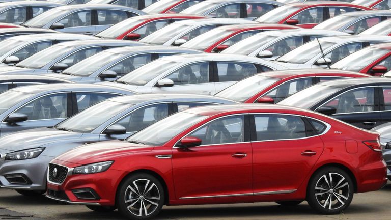 Les voitures de fabrication chinoise sont prêtes à être exportées, les ventes d'automobiles du pays chutant fortement
