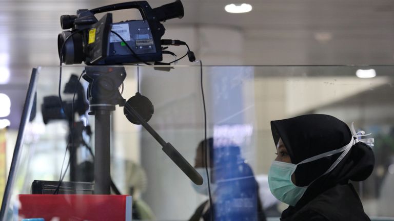 Les aéroports du monde entier ont intensifié le contrôle de la température