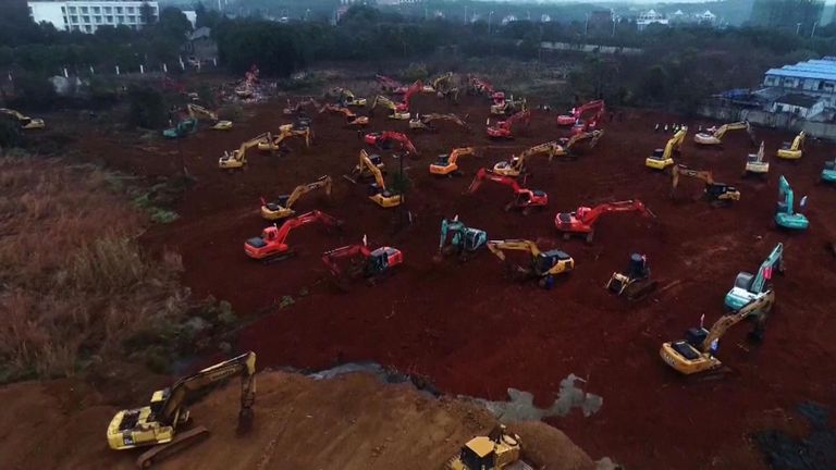 Wuhan vise à construire un nouvel hôpital en seulement 6 jours pour soigner les victimes du coronavirus.