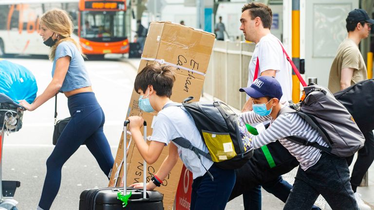 L'Australie a accueilli des personnes de retour de Wuhan