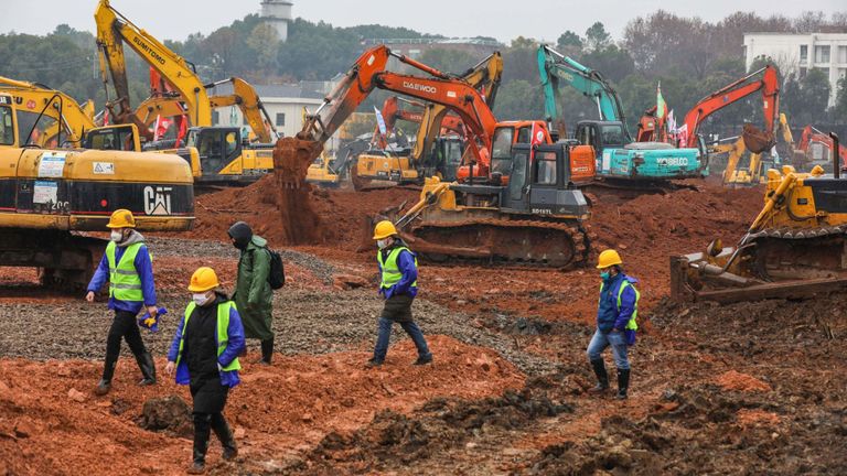 Un hôpital est en construction à Wuhan