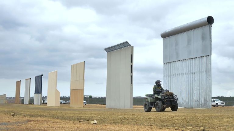 Prototypes du mur frontalier proposé par Donald Trump à San Diego