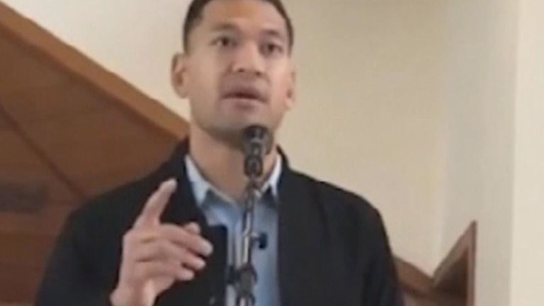 La star disputée du rugby, Israel Folau, a affirmé que permettre aux enfants d'être transgenres était l'œuvre du `` diable ''