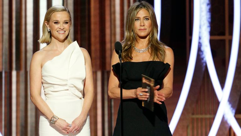 Reese Witherspoon et Jennifer Aniston ont fait une déclaration au nom de Russell Crowe aux Golden Globes