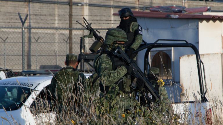 La violence en prison est assez courante au Mexique
