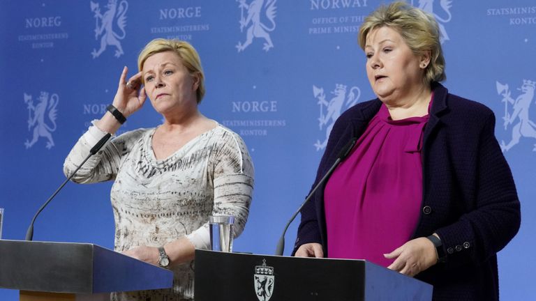 Le chef du Parti populiste Siv Jensen (L) a menacé de quitter la coalition avec le Premier ministre Erna Solberg (R)