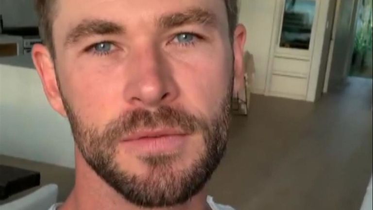 L'acteur Chris Hemsworth a déclaré qu'il donnerait 1 million de dollars australiens pour aider à lutter contre les feux de brousse dans son Australie natale