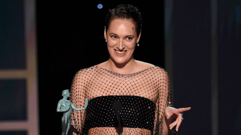 Phoebe Waller-Bridge accepte le prix pour la performance exceptionnelle d'une actrice dans une série comique pour Fleabag