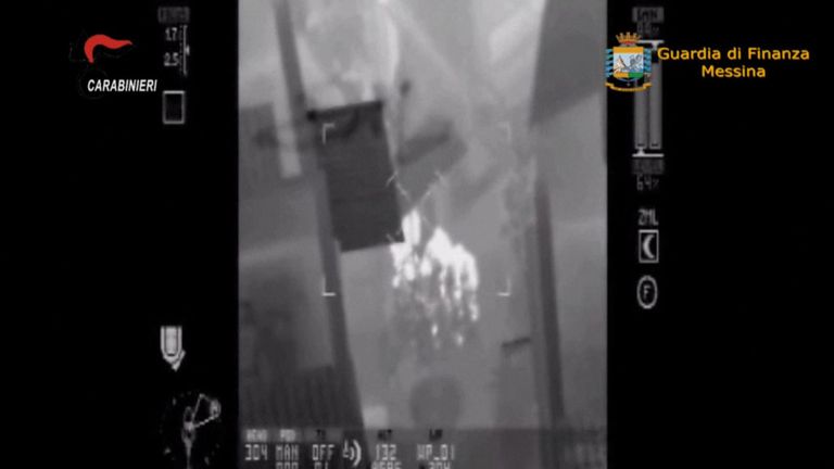 Des raids à l'aube ont eu lieu dans toute la Sicile