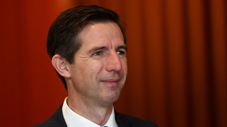 Le ministre du Commerce, du Tourisme et de l'Investissement Simon Birmingham au Melbourne Convention and Exhibition Centre lors du lancement de la campagne libérale le 12 mai 2019 à Melbourne, Australie