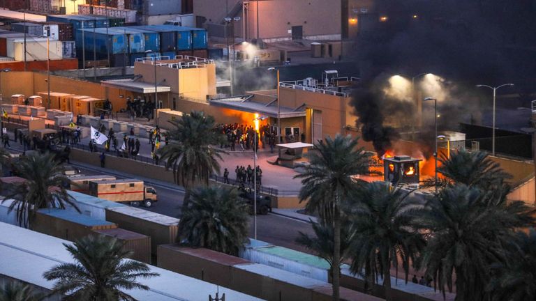 Des manifestants ont pris d'assaut l'ambassade américaine à Bagdad