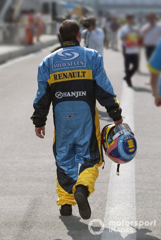 Jacques Villeneuve, Renault F1 Team. de retour avec sa salopette baggy de marque