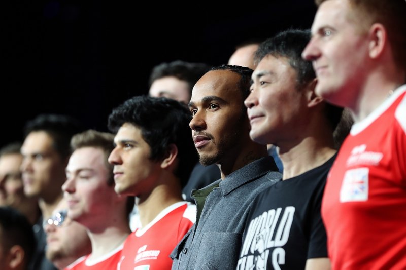 Lewis Hamilton et Kazunori Yamauchi 