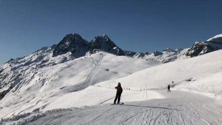 Les sauveteurs ont mis en garde contre le danger de skier loin des sentiers désignés. Photo: La Chamoniarde
