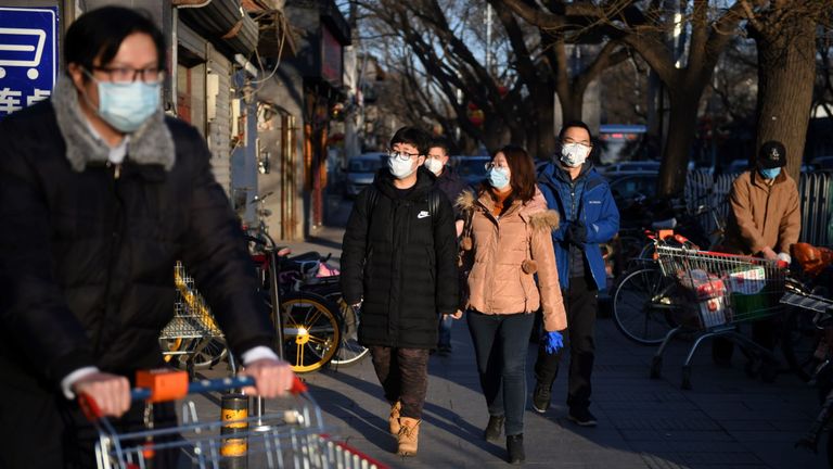 Le nombre de nouveaux cas quotidiens de COVID-19 en Chine continentale est tombé en dessous de 2 000 le 18 février pour la première fois depuis fin janvier