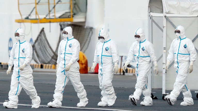 Un travailleur de quarantaine fait partie des 39 personnes qui ont reçu un diagnostic de COVID-19 à bord du Diamond Princess