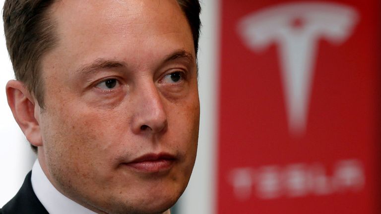 M. Musk a causé des problèmes en annonçant sur Twitter qu'il envisageait de rendre l'entreprise privée