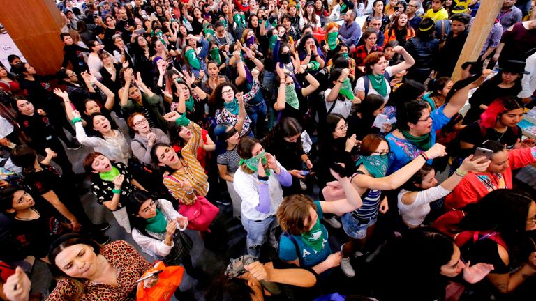 Des manifestations contre la violence à l'égard des femmes ont eu lieu à travers le Mexique