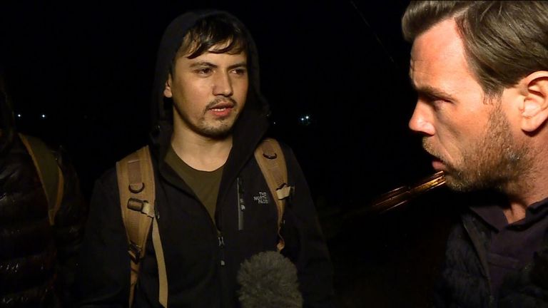 Les migrants et les réfugiés en Turquie espèrent traverser la frontière grecque. Stone VT
