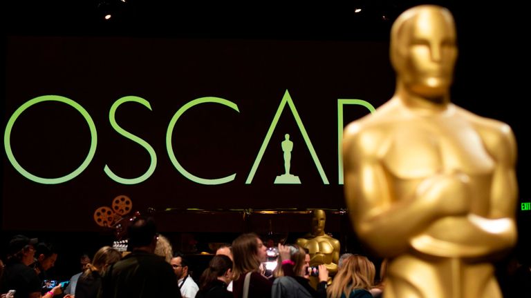 Une statue d'Oscar se dresse lors d'un aperçu du bal des gouverneurs lors de la 91e cérémonie des Oscars