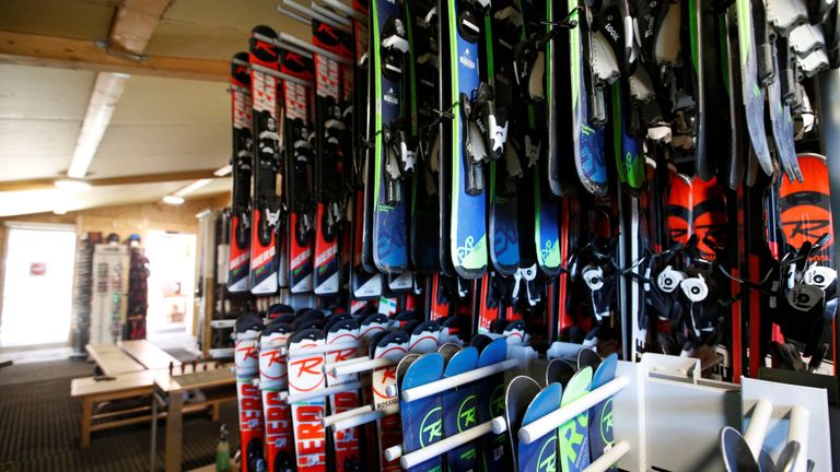 Racks de matériel de ski chez Christophe Esparseil
