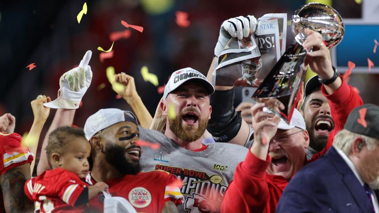 Les Chiefs de Kansas City célèbrent leur première victoire au Super Bowl en 50 ans