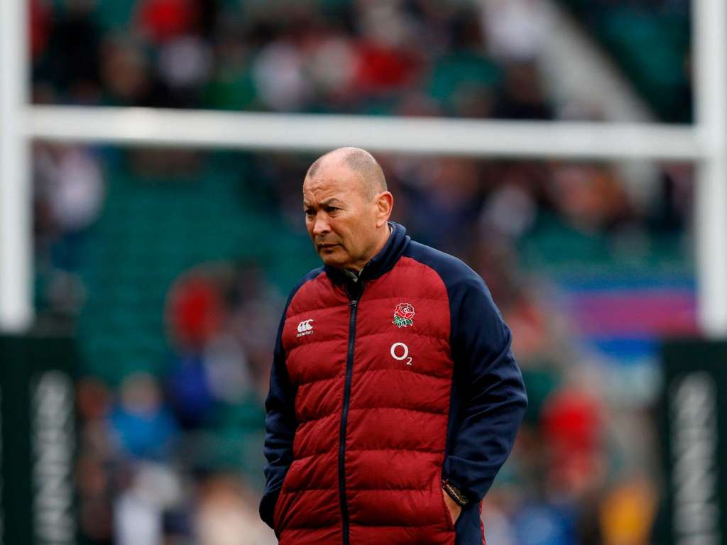 L’entraîneur-chef de l’Angleterre, Eddie Jones, accepte une réduction de salaire de 25% alors que RFU se prépare à l’impact financier du coronavirus