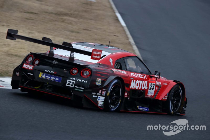 # 23 MOTUL AUTECH GT-R