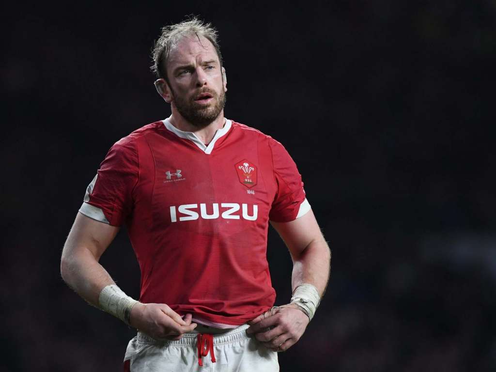 Gareth Thomas s’excuse d’avoir plaisanté à propos de Joe Marler saisissant les organes génitaux d’Alun Wyn Jones